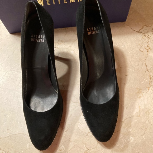 Stuart Weitzman black pumps with snake skin detail. - Picture 2 of 5